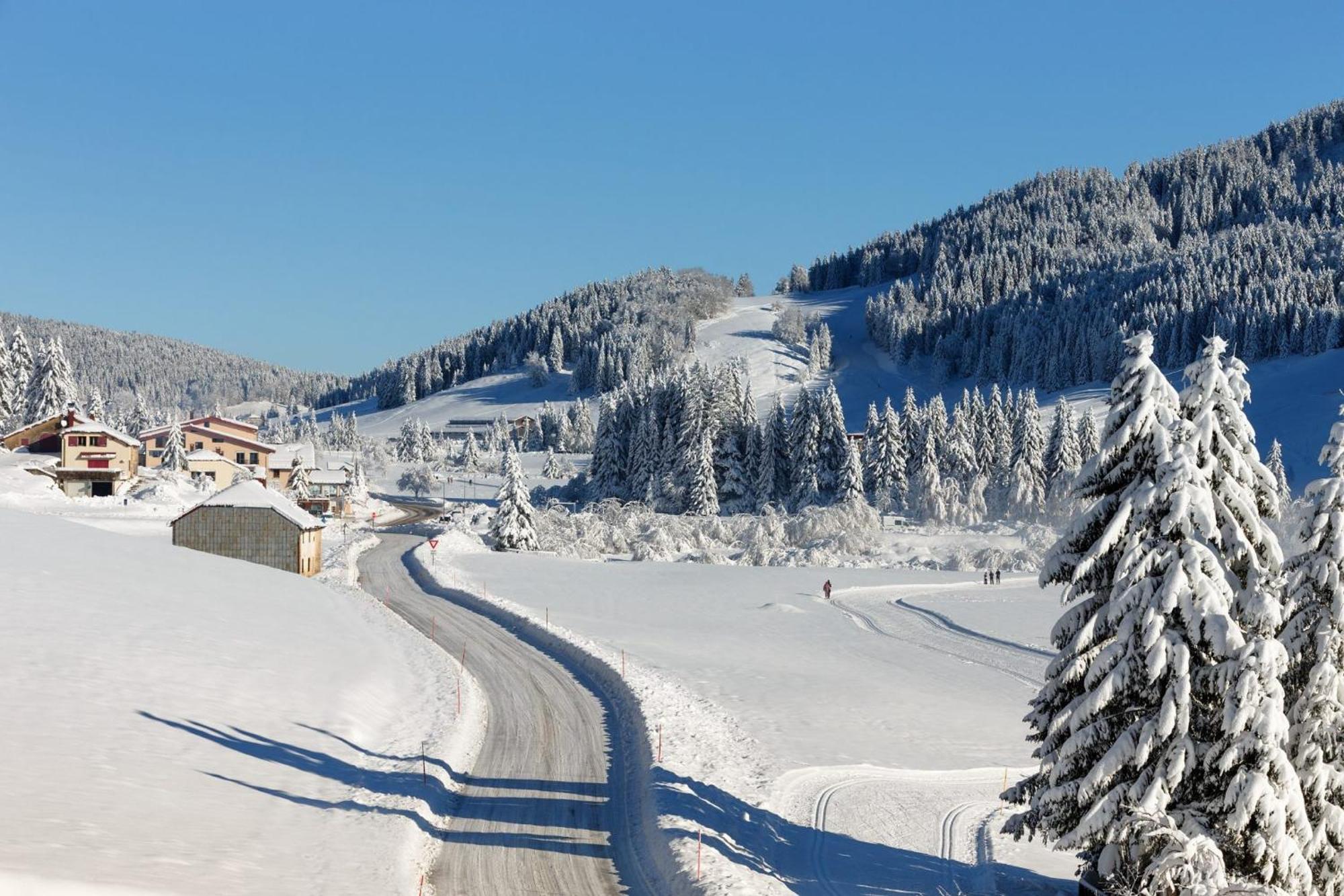 Charmant T2 De Montagne A La Station Des Rousses Avec Balcon Et Garage Ле Рус Екстериор снимка